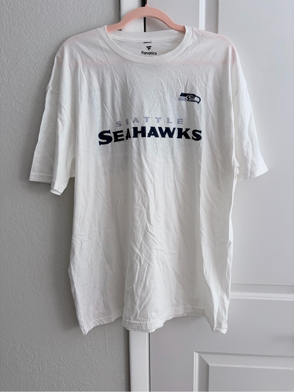 Fanatics White Seattle Seahawks Logo Short Sleeve Tee